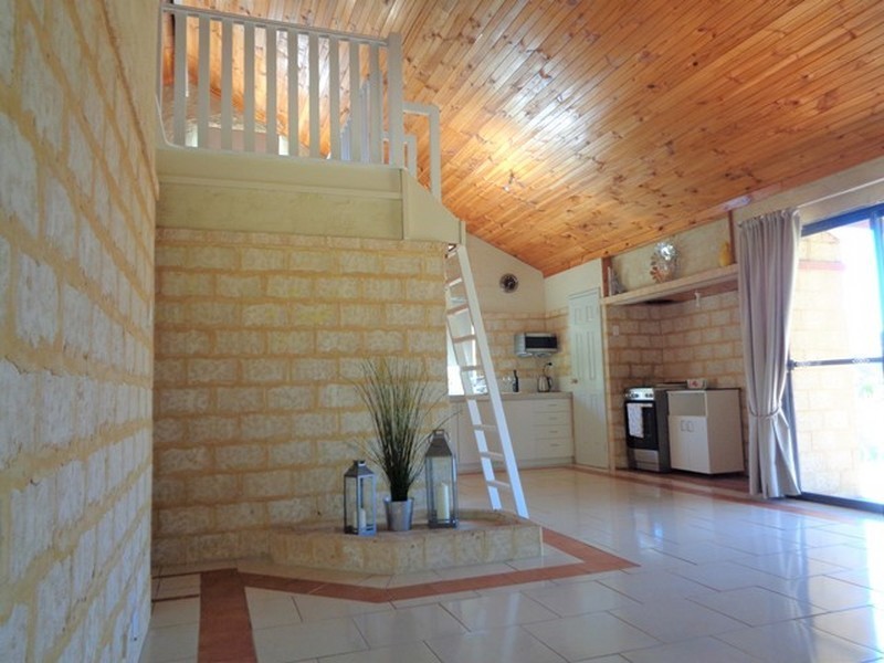 77 Birdwood Drive, Woodridge WA 6041