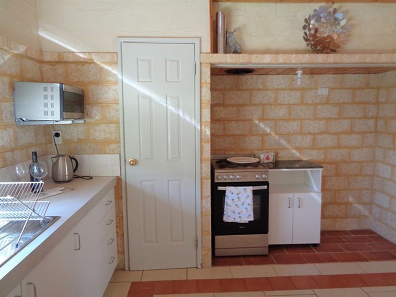 77 Birdwood Drive, Woodridge WA 6041