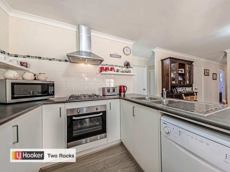 21 Dhufish Way, Two Rocks WA 6037