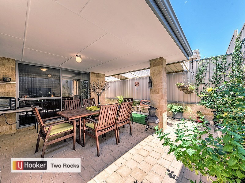 21 Dhufish Way, Two Rocks WA 6037