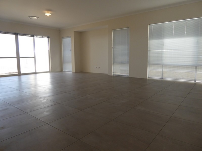 26 Cuttlefish Street, Yanchep WA 6035