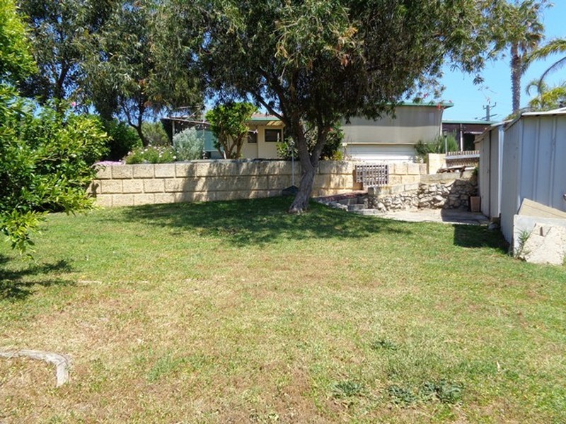 24 Whitfield Drive, Two Rocks WA 6037