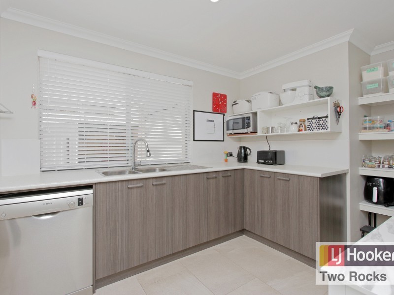 2 Abalone View, Two Rocks WA 6037