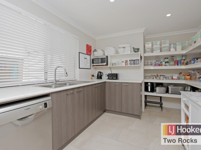 2 Abalone View, Two Rocks WA 6037