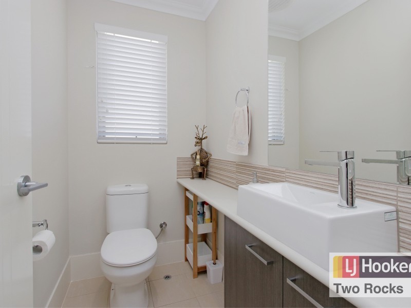 2 Abalone View, Two Rocks WA 6037