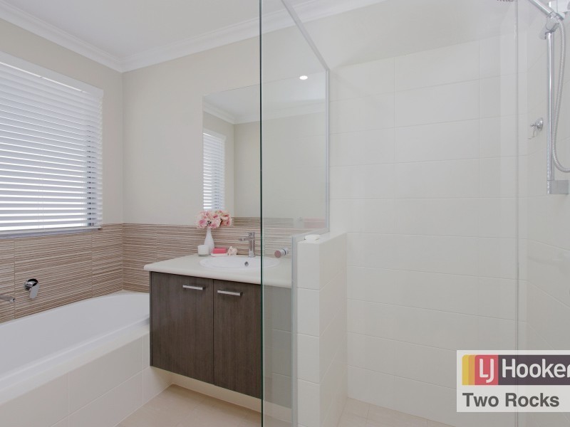 2 Abalone View, Two Rocks WA 6037