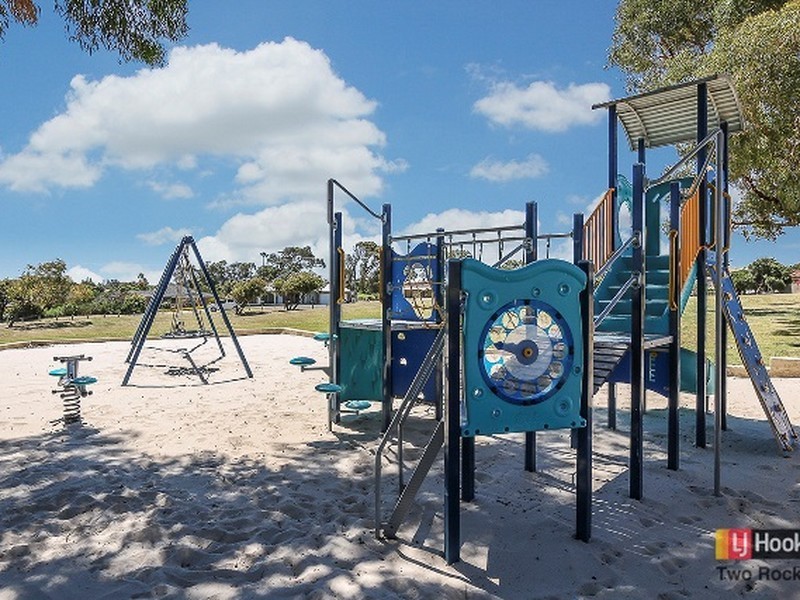 19 Mitchell Place, Two Rocks WA 6037