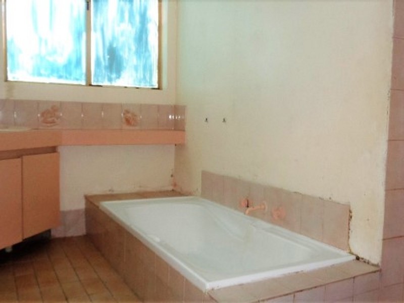 18 Whitfield Drive, Two Rocks WA 6037