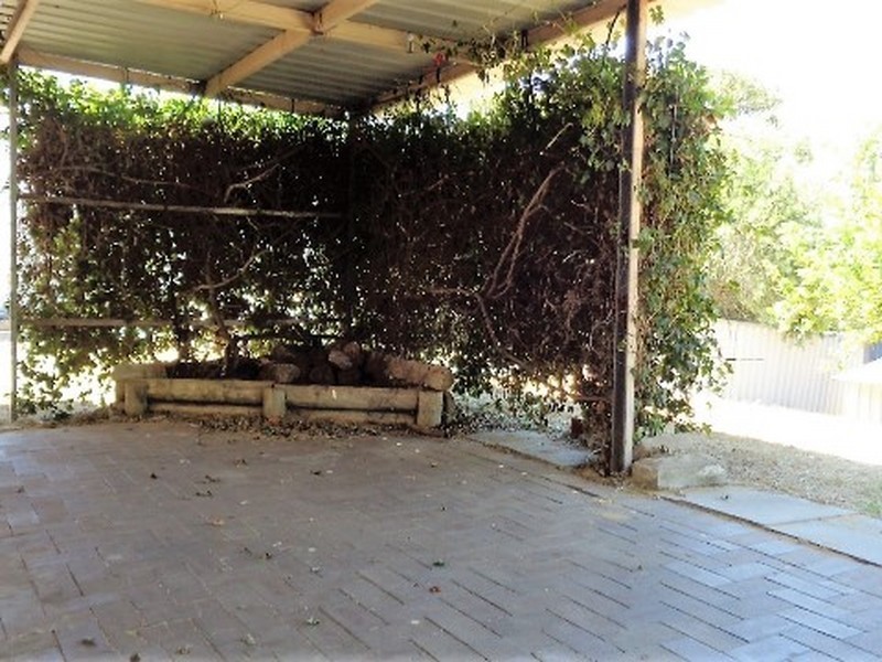 18 Whitfield Drive, Two Rocks WA 6037