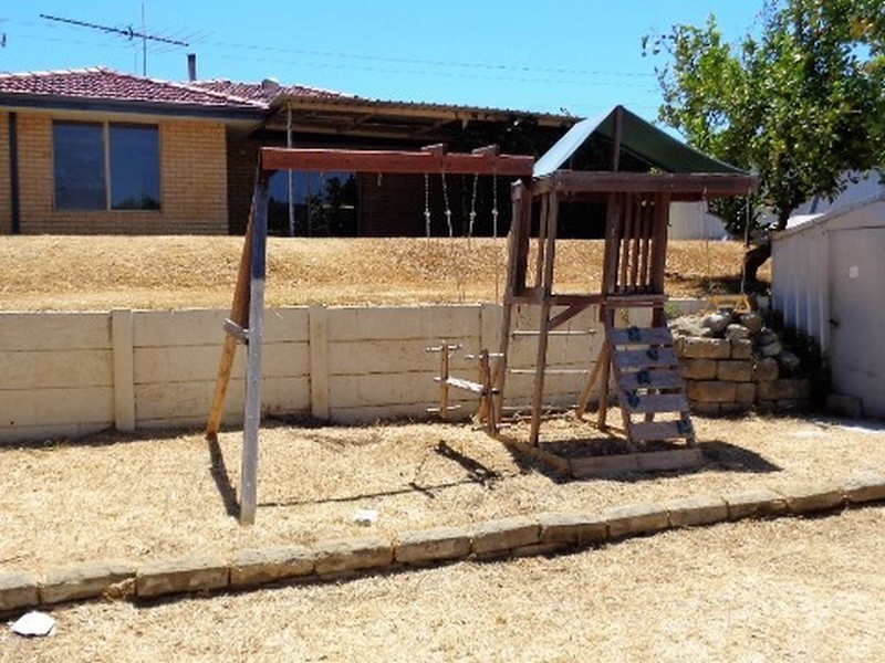 18 Whitfield Drive, Two Rocks WA 6037