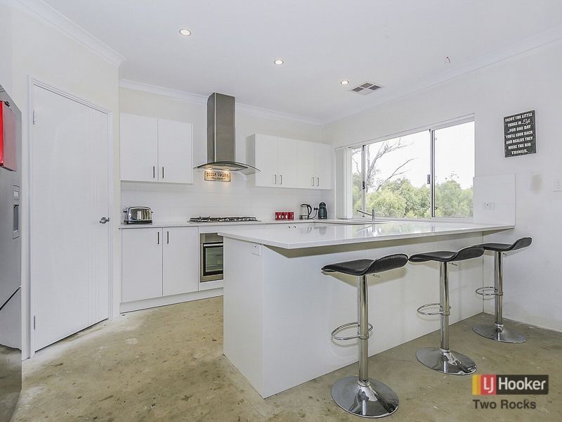 30 Cinnamon Meander, Two Rocks WA 6037