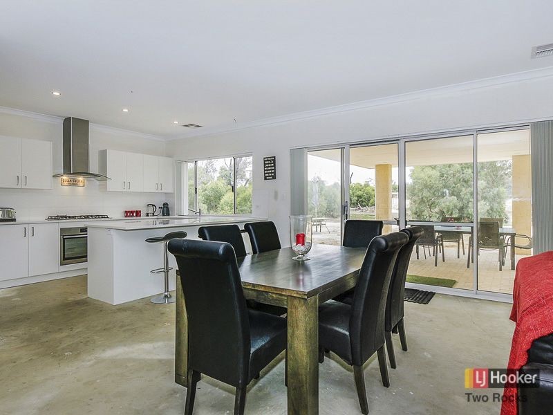 30 Cinnamon Meander, Two Rocks WA 6037