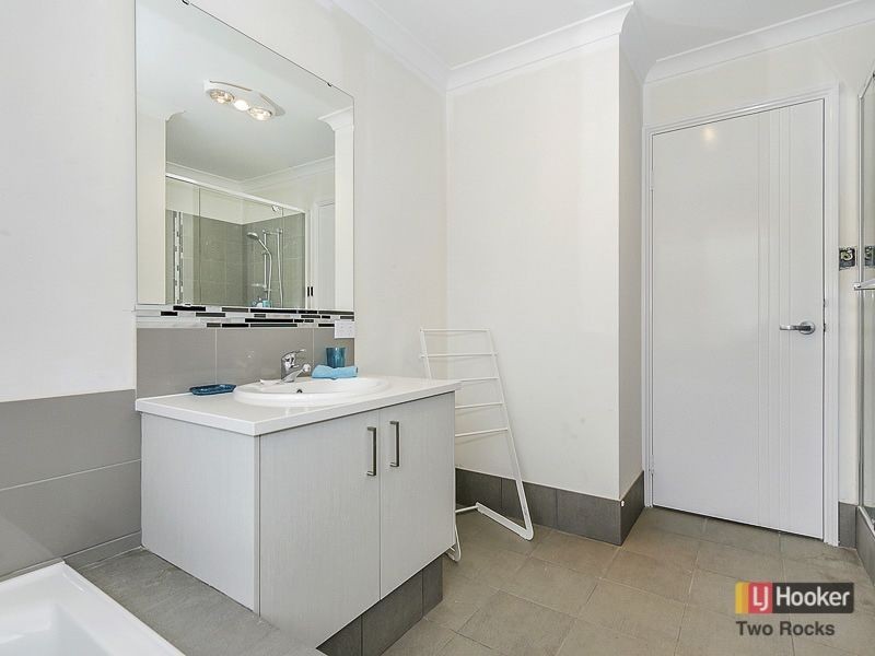 30 Cinnamon Meander, Two Rocks WA 6037