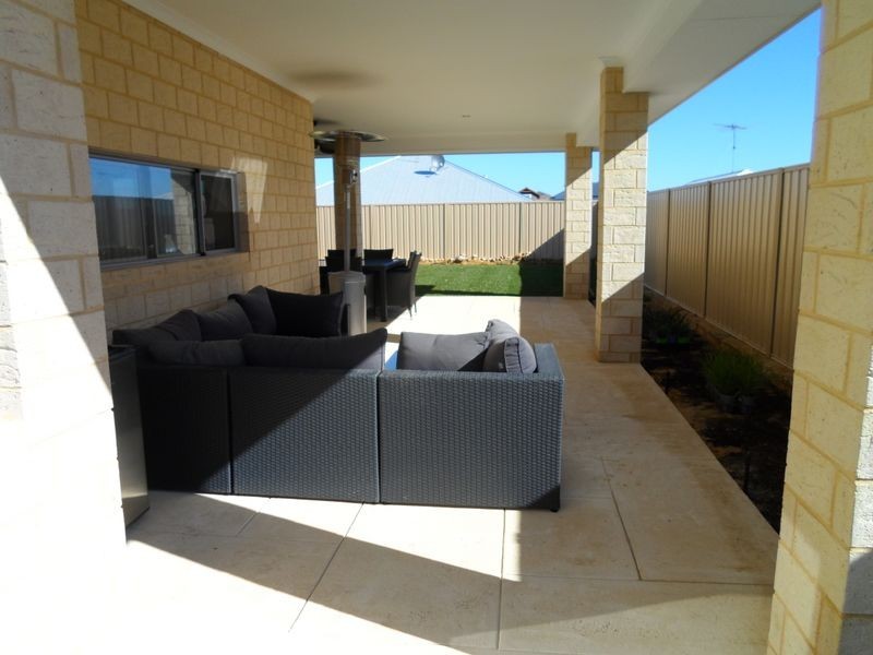 9 Bundegi Way, Two Rocks WA 6037