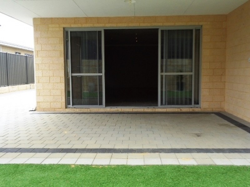 13 Putter Street, Yanchep WA 6035