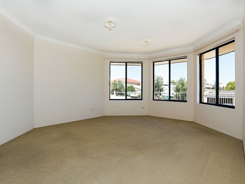 41 Lady Lindsay Cove, Yanchep WA 6035