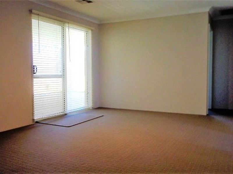 12 Current Street, Yanchep WA 6035