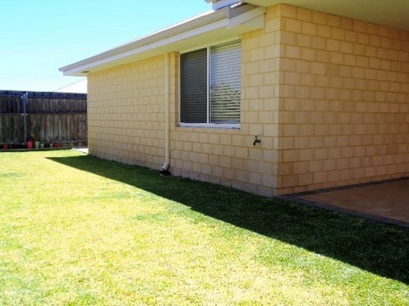 12 Current Street, Yanchep WA 6035