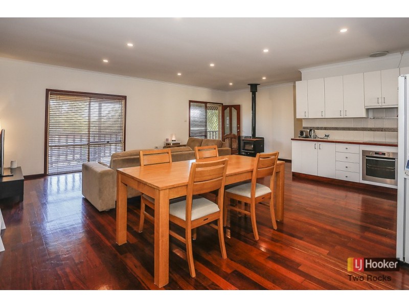 7 Fawkner Road, Two Rocks WA 6037