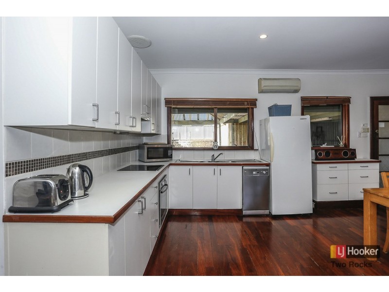 7 Fawkner Road, Two Rocks WA 6037