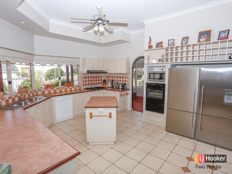 8 Sceptre Court, Two Rocks WA 6037