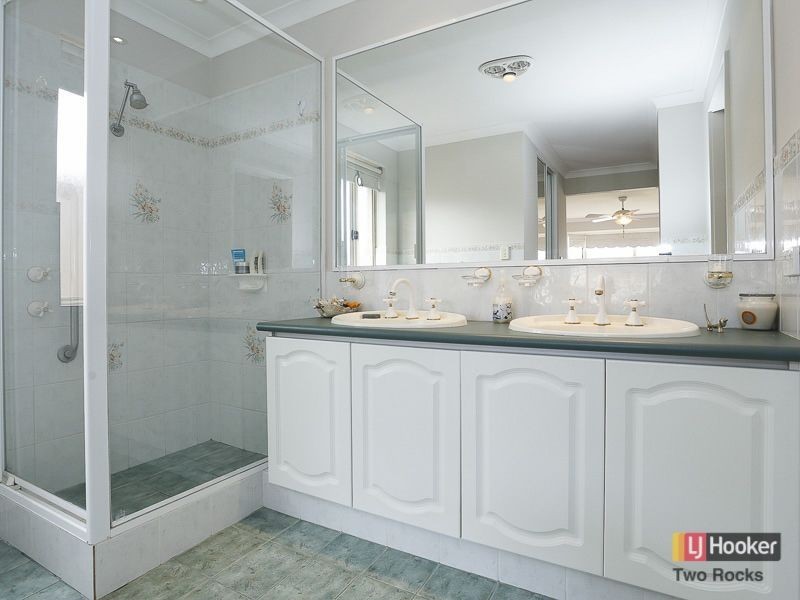 8 Sceptre Court, Two Rocks WA 6037