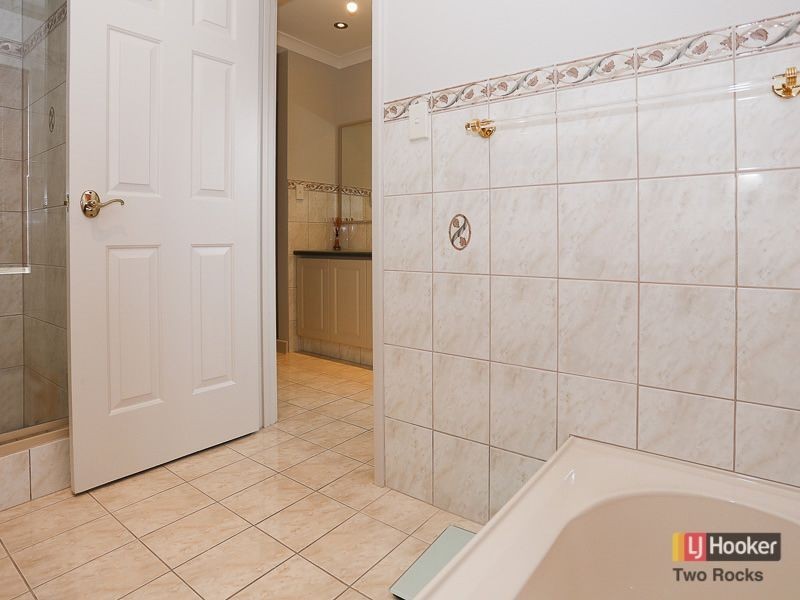 8 Sceptre Court, Two Rocks WA 6037