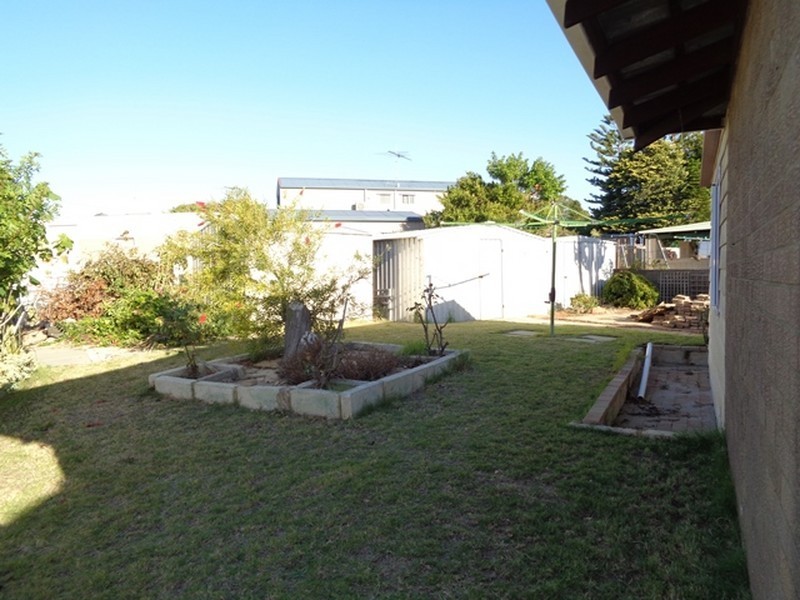 1 Lugger Place, Yanchep WA 6035