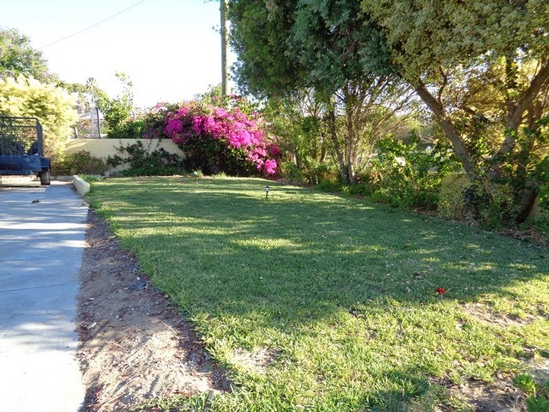1 Lugger Place, Yanchep WA 6035