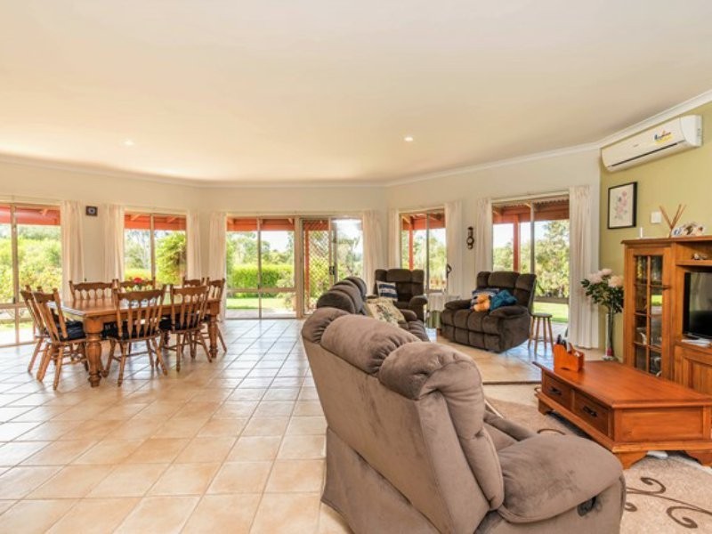 33 Linda Grove, Gabbadah WA 6041