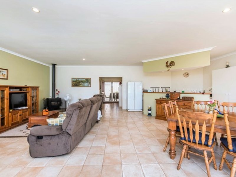 33 Linda Grove, Gabbadah WA 6041