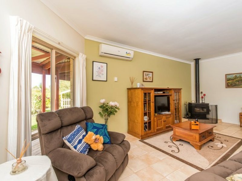 33 Linda Grove, Gabbadah WA 6041