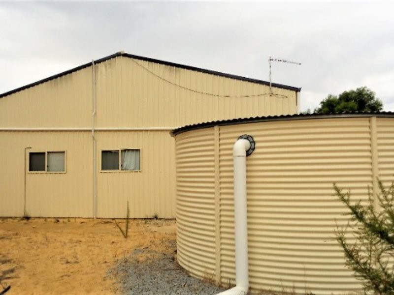 38 Cinnamon Meander, Two Rocks WA 6037