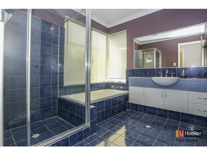 22 Farmhouse Link, Two Rocks WA 6037