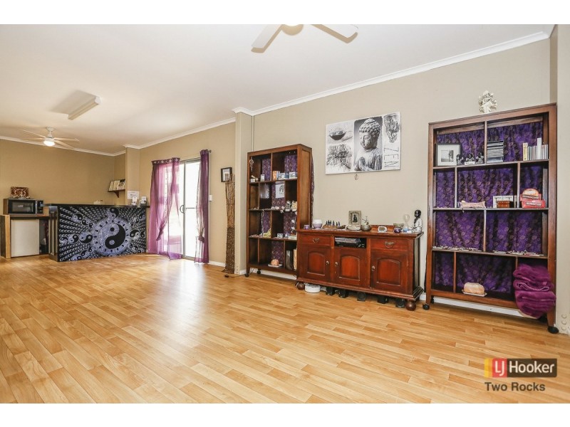 22 Farmhouse Link, Two Rocks WA 6037