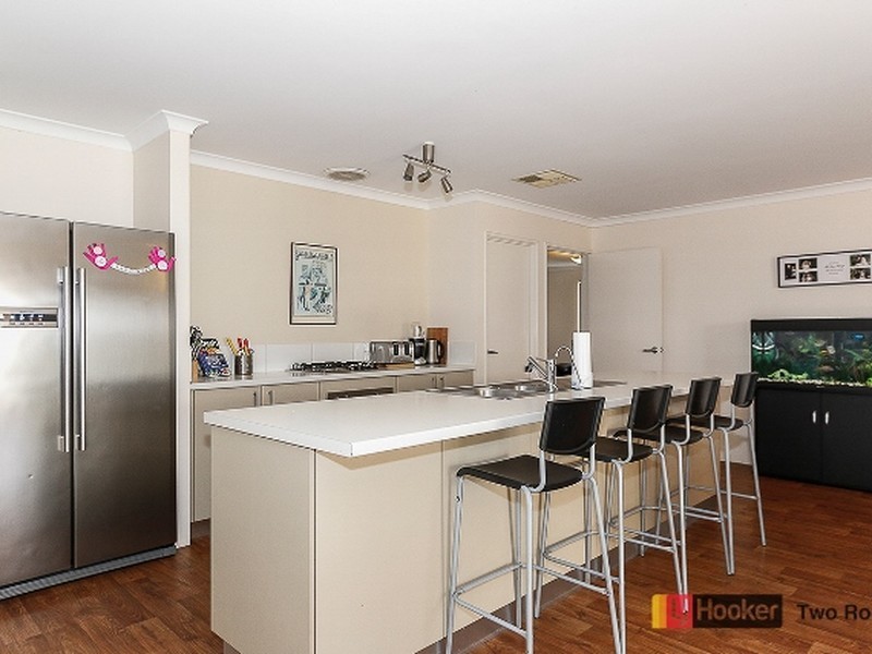 4 Oldsalt Brace, Yanchep WA 6035