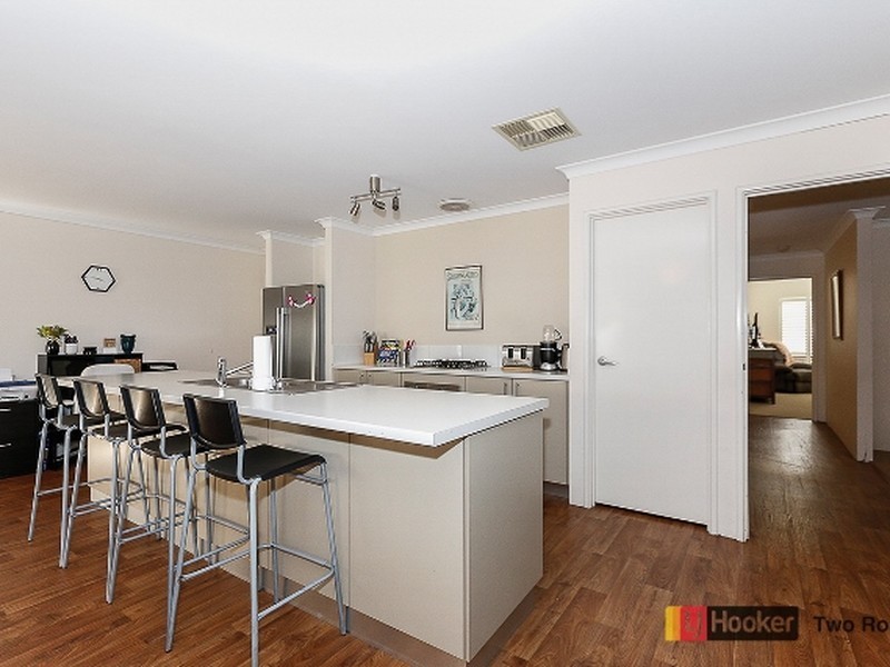 4 Oldsalt Brace, Yanchep WA 6035