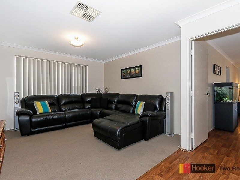 4 Oldsalt Brace, Yanchep WA 6035