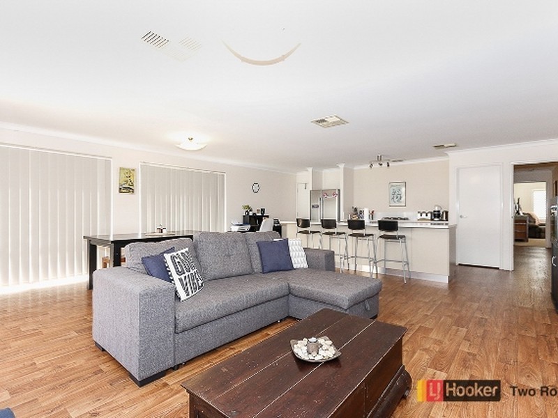 4 Oldsalt Brace, Yanchep WA 6035