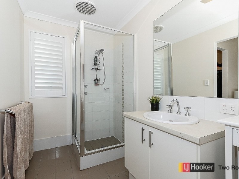 4 Oldsalt Brace, Yanchep WA 6035