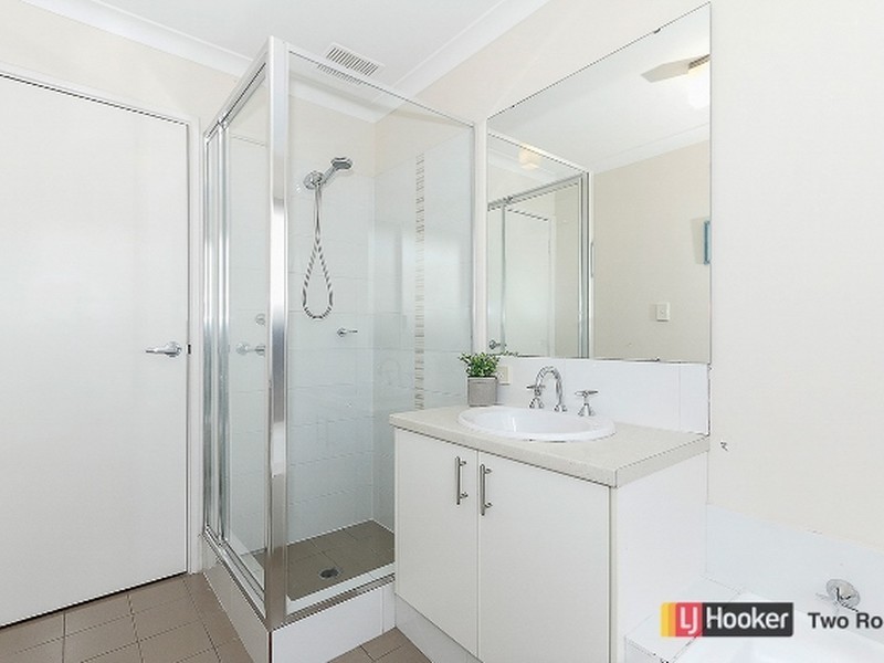 4 Oldsalt Brace, Yanchep WA 6035