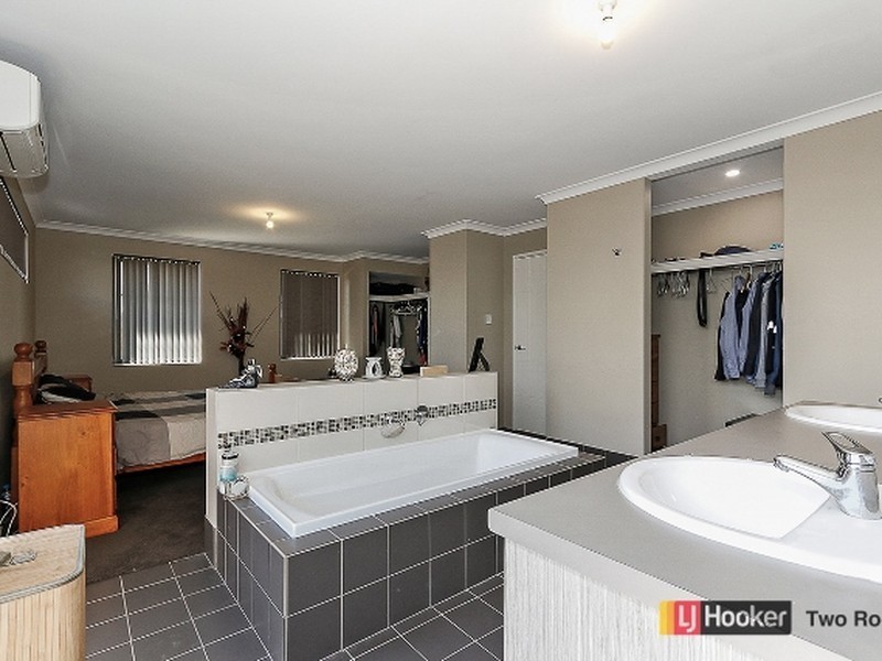 12 Putter Street, Yanchep WA 6035