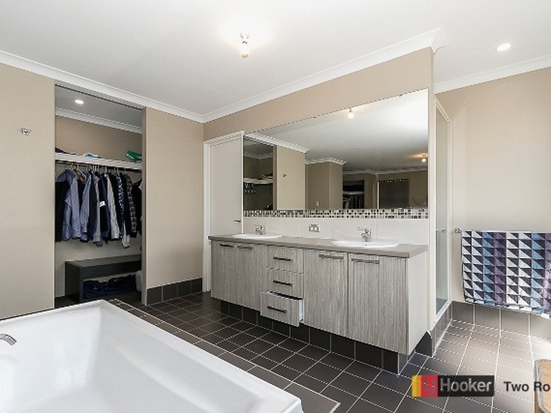 12 Putter Street, Yanchep WA 6035