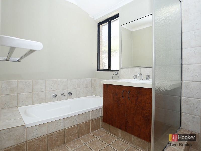 9 Genesta Place, Two Rocks WA 6037