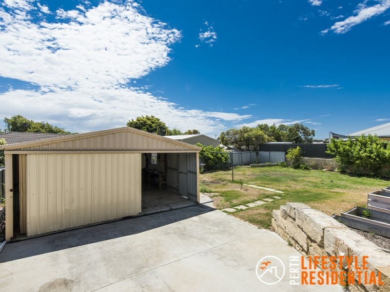 34 Leichhardt Drive, Two Rocks WA 6037