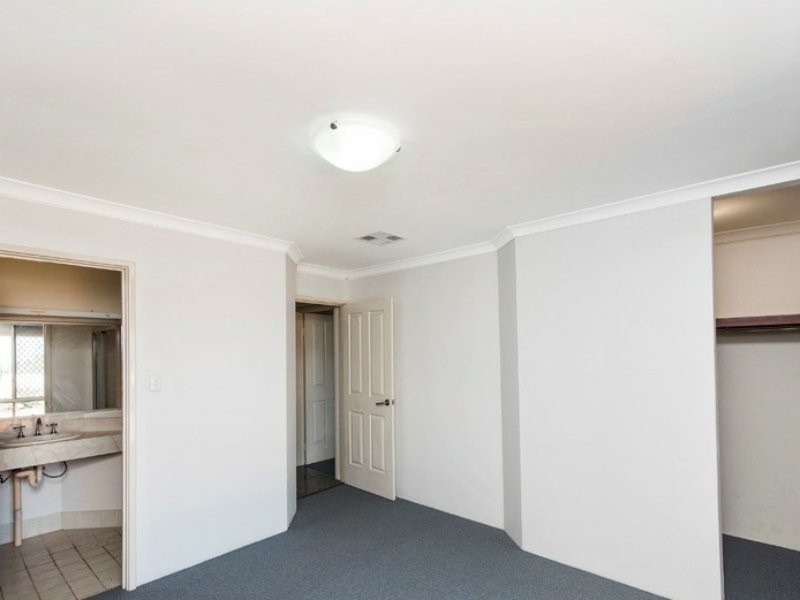 34 Leichhardt Drive, Two Rocks WA 6037