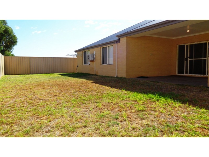 15 Bundegi Way, Two Rocks WA 6037