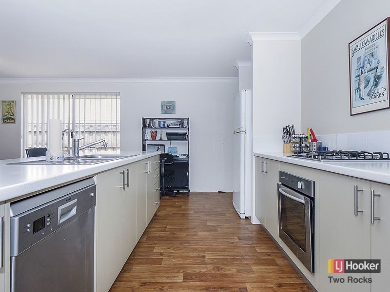 4 Oldsalt Brace, Yanchep WA 6035