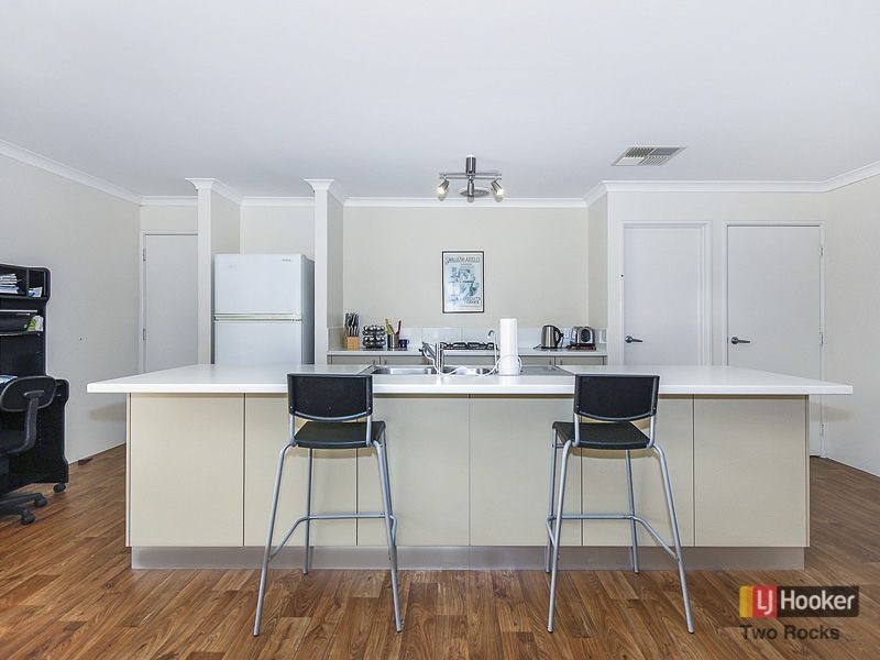 4 Oldsalt Brace, Yanchep WA 6035