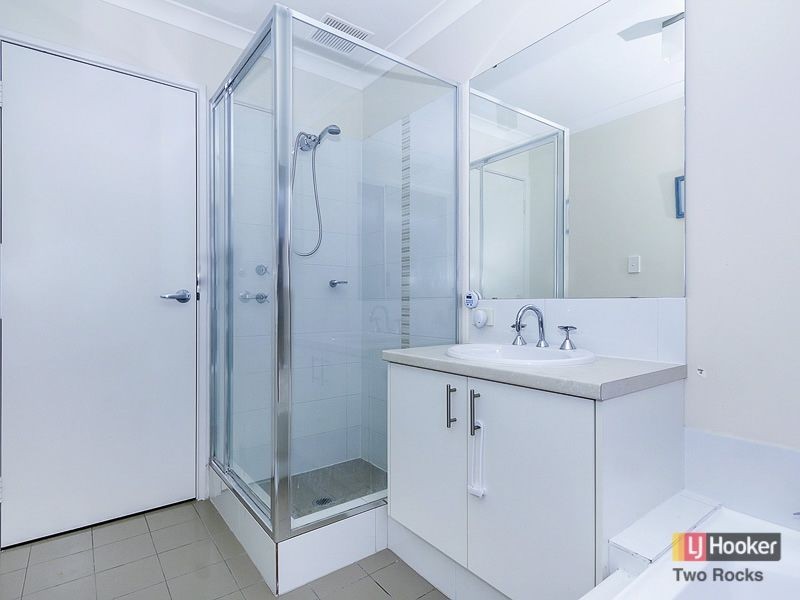 4 Oldsalt Brace, Yanchep WA 6035